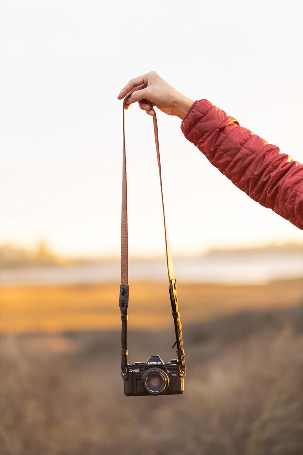 STRAPS Classic Leather Camera Strap | Full-Grain Leather with Suede Backing | Compatible with DSLR & SLR Cameras